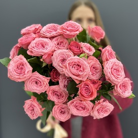 Букет из 5 кустовых пионовидных роз 80см