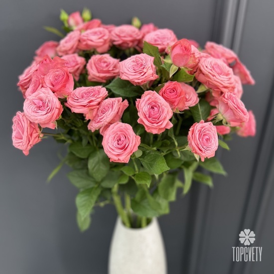 Букет из 7 кустовых роз 80см