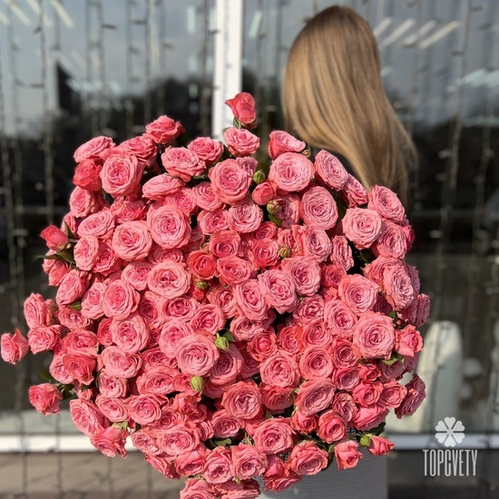 Букет из 25  кустовых пионовидных роз 80см