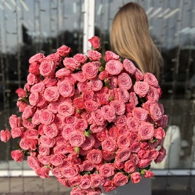 Букет из 25  кустовых пионовидных роз 80см