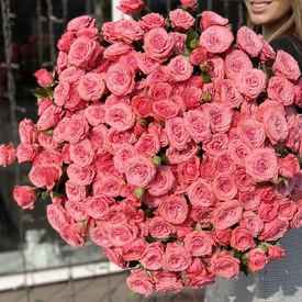 Букет из 25  кустовых пионовидных роз 80см