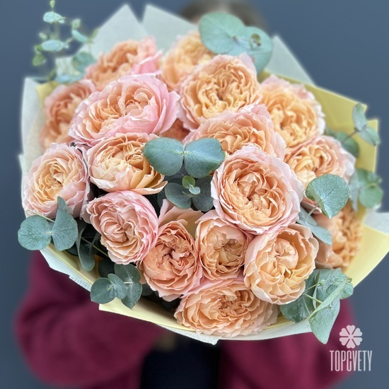 Букет из 15 чайных кустовых роз