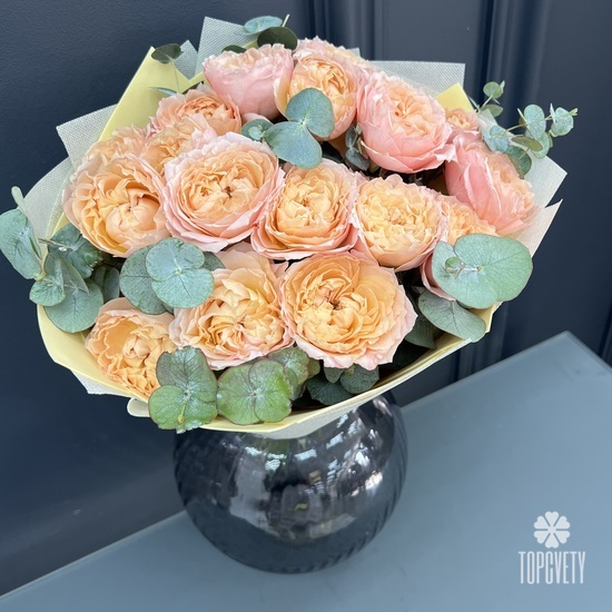 Букет из 15 чайных кустовых роз