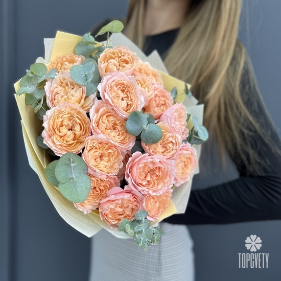 Букет из 15 чайных кустовых роз