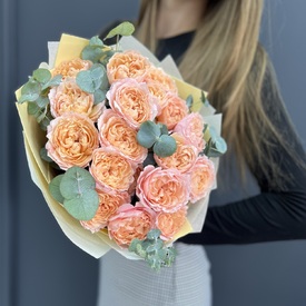 Букет из 15 чайных кустовых роз