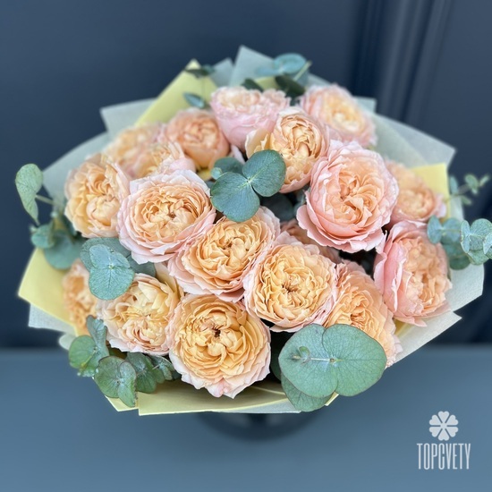 Букет из 15 чайных кустовых роз