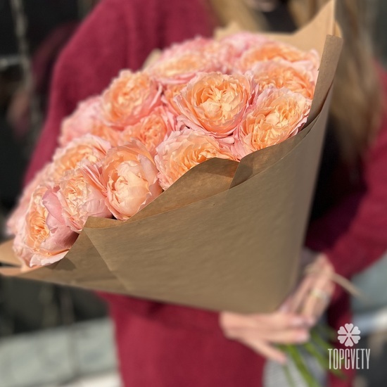 Букет из 19 английской кустовой розы 50см