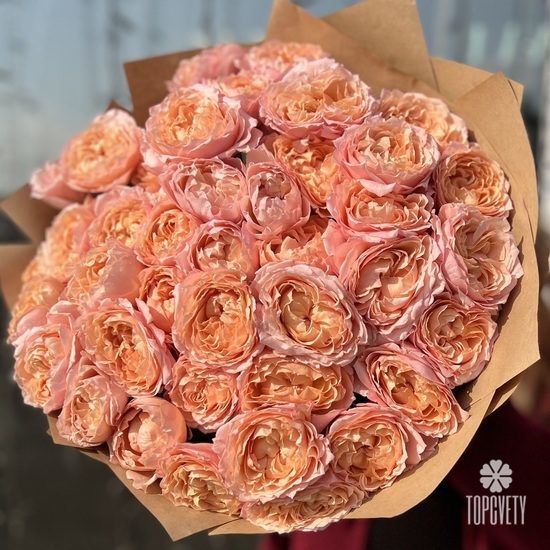 Букет из 19 английской кустовой розы 50см