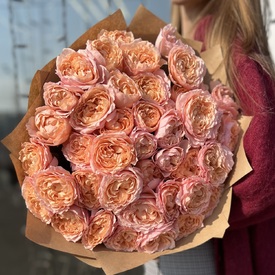 Букет из 19 английской кустовой розы 50см