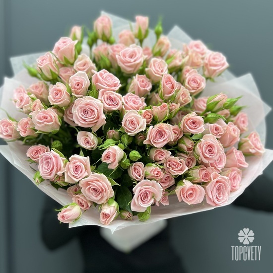 Букет из 19 розовых кустовых роз 50см