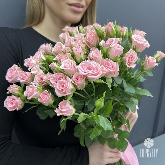 Букет из 13 кустовых роз 50см