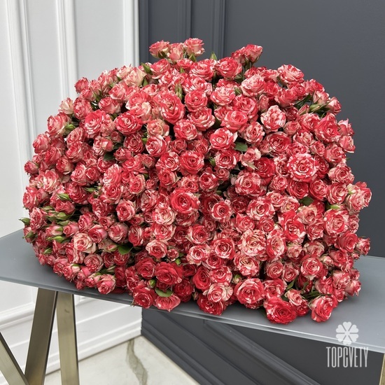 Букет 101 кустовая роза 50см