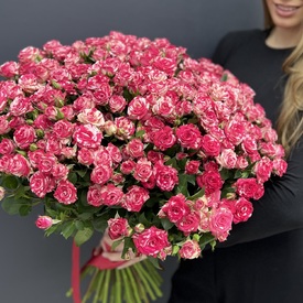 Букет 101 кустовая роза 50см