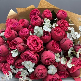 Букет из 25 пионовидных кустовых роз 