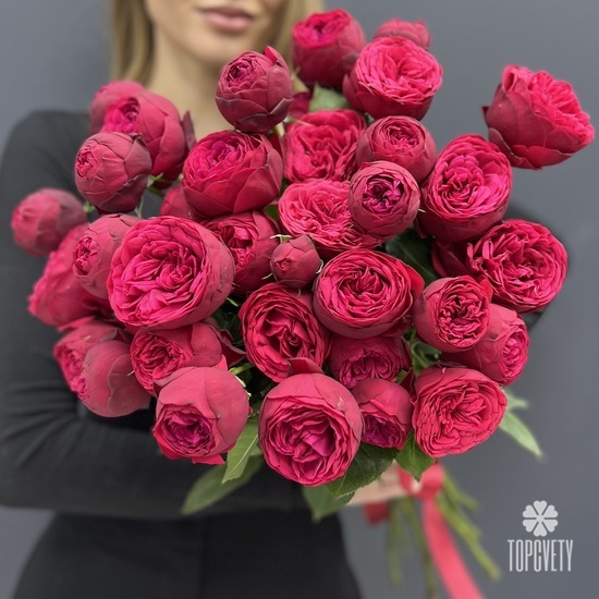 Букет из 11 пионовидных  кустовых роз 