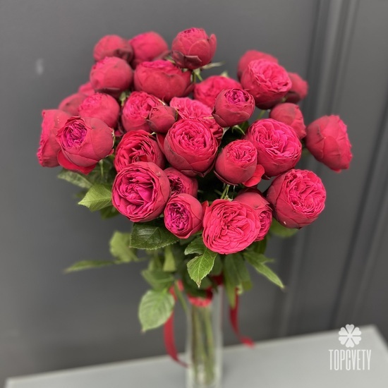 Букет из 11 пионовидных  кустовых роз 