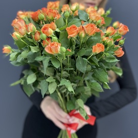 Букет из 11 кустовых роз