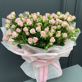 Букет из 25 кустовых роз Кения 50см