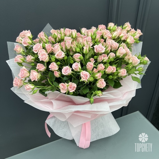 Букет из 25 кустовых роз Кения 50см