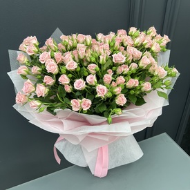 Букет из 25 кустовых роз Кения 50см