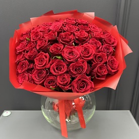 Букет из 45 красных роз Ред Наоми 50см