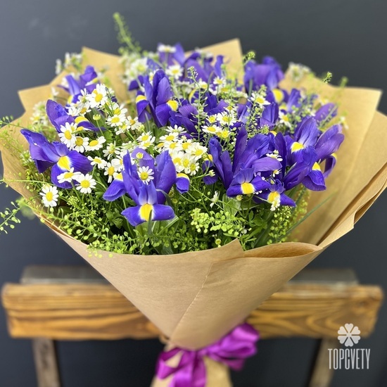 Букет из ирисов  Ароматы весны