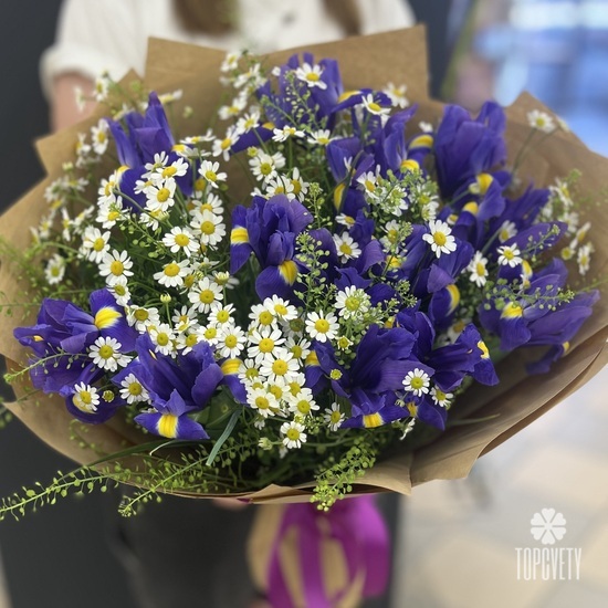 Букет из ирисов  Ароматы весны