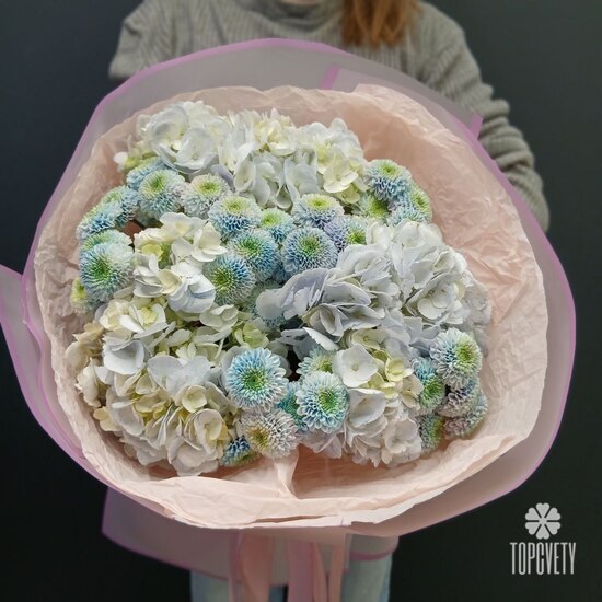 Букет гортензии и хризантем 