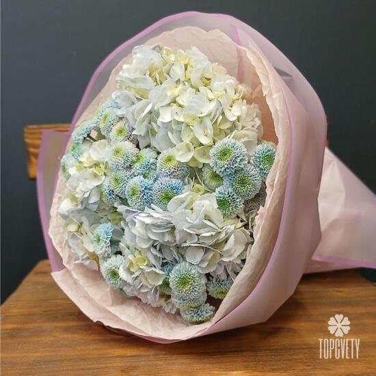 Букет гортензии и хризантем 