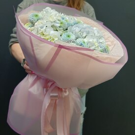 Букет гортензии и хризантем 