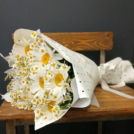 Букет из 9 Ромашек и танацетума