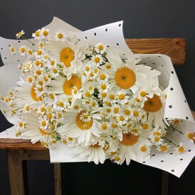 Букет из 9 Ромашек и танацетума