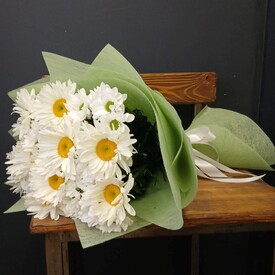 Букет из 9 Ромашек и хризантемы