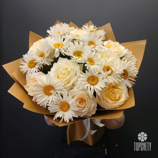Букет из Ромашек и ароматной розы