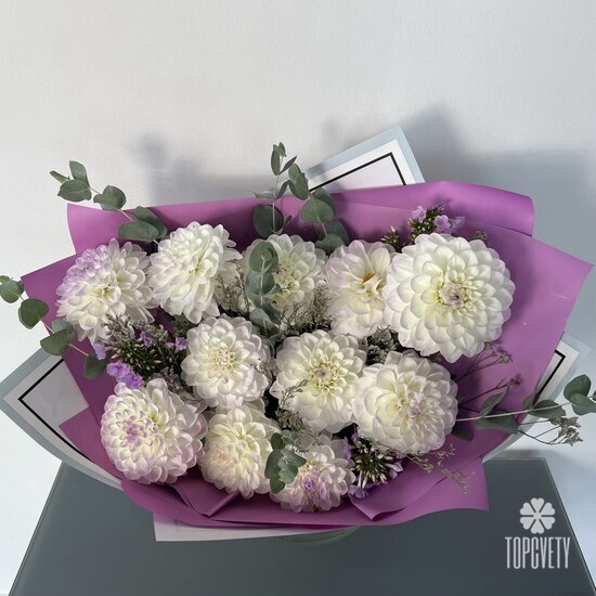 Букет из 11 георгин с флоксами