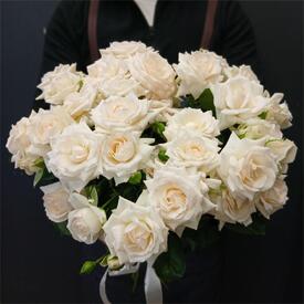 Букет из 9 кустовых пионовидных роз 50см
