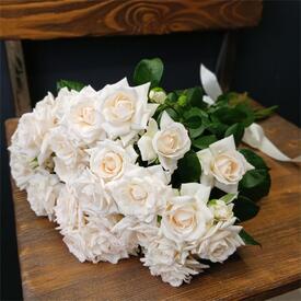 Букет из 9 кустовых пионовидных роз 50см