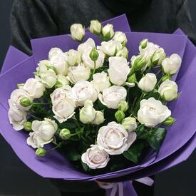 Букет из 9 кустовых пионовидных роз 50см