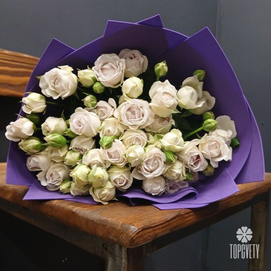 Букет из 9 кустовых пионовидных роз 50см