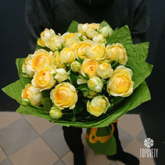 Букет из 9 кустовых пионовидных роз 50см