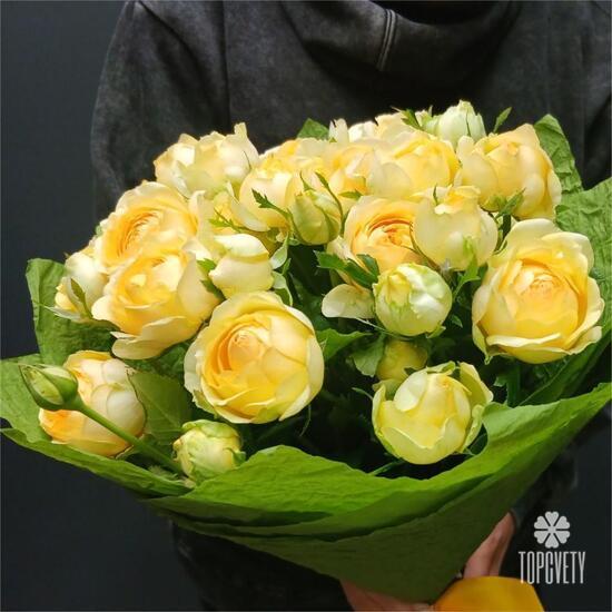 Букет из 9 кустовых пионовидных роз 50см