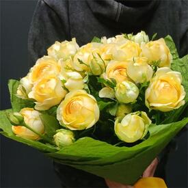 Букет из 9 кустовых пионовидных роз 50см