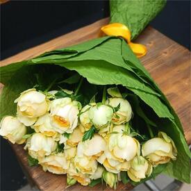 Букет из 9 кустовых пионовидных роз 50см