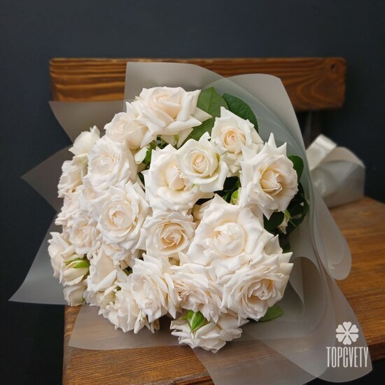 Букет из 9 кустовых пионовидных роз 50см