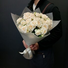 Букет из 9 кустовых пионовидных роз 50см