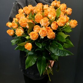 Букет из 15 кустовых пионовидных роз 50см