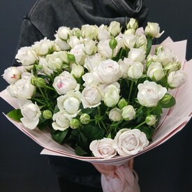 Букет из 15 кустовых пионовидных роз 50см