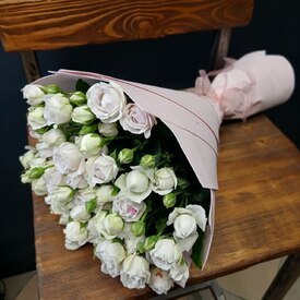 Букет из 15 кустовых пионовидных роз 50см