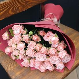 Букет из 15 кустовых пионовидных роз 50см