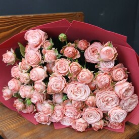 Букет из 15 кустовых пионовидных роз 50см